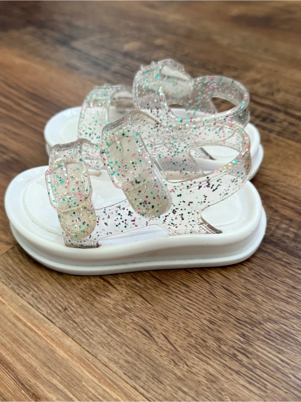 OSHKOSH Clear Glitter Jelly Sandals - size 4